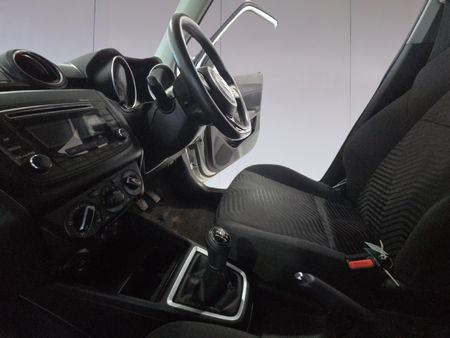 2023-Suzuki-Swift-12-GL_18