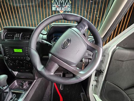 2026-Mahindra-Pik-Up-22-mHawk-S6-Karoo-4x4-Auto-Double-Cab_16