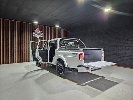 2026-Mahindra-Pik-Up-22-mHawk-S6-Karoo-4x4-Auto-Double-Cab_21