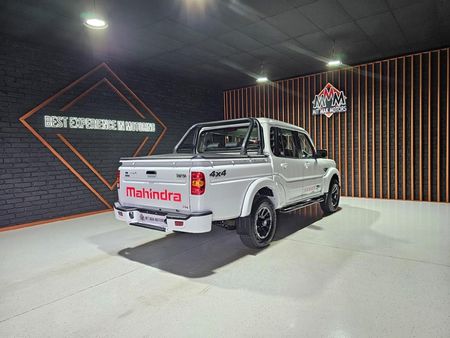 2026-Mahindra-Pik-Up-22-mHawk-S6-Karoo-4x4-Auto-Double-Cab_24