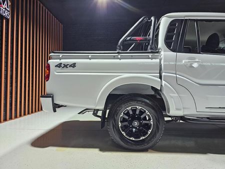 2026-Mahindra-Pik-Up-22-mHawk-S6-Karoo-4x4-Auto-Double-Cab_25