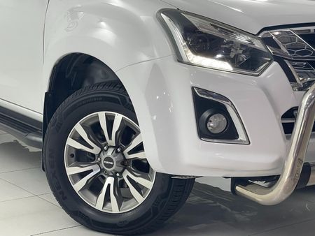 2017-Isuzu-KB-300-D-Teq-LX-Auto-Double-Cab_1