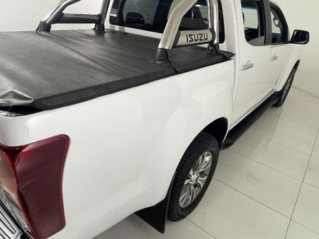 2017-Isuzu-KB-300-D-Teq-LX-Auto-Double-Cab_6
