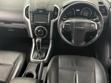 2017-Isuzu-KB-300-D-Teq-LX-Auto-Double-Cab_8