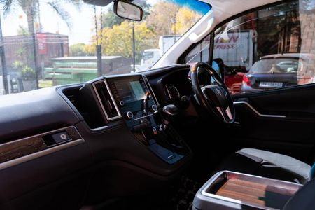2023-Toyota-Quantum-28-VX-6-seat_14