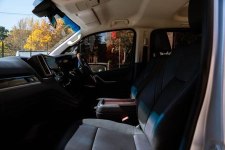 2023-Toyota-Quantum-28-VX-6-seat_16