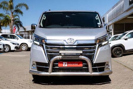 2023-Toyota-Quantum-28-VX-6-seat_2