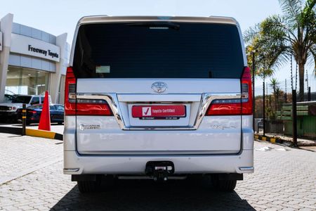 2023-Toyota-Quantum-28-VX-6-seat_5