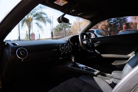 2015-Audi-TT-Coupe-20-TFSI-quattro-Auto_12