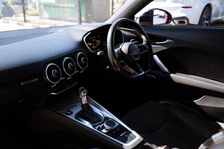 2015-Audi-TT-Coupe-20-TFSI-quattro-Auto_7