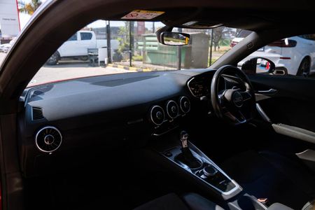 2015-Audi-TT-Coupe-20-TFSI-quattro-Auto_8