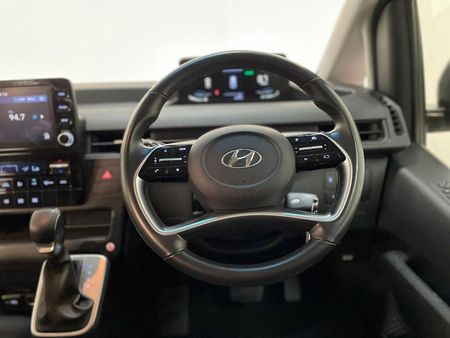 2023-Hyundai-Staria-22d-Executive-Auto_5
