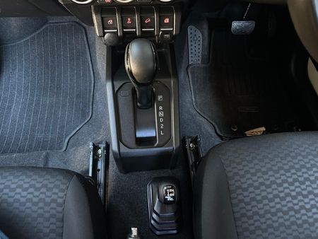 2022-Suzuki-Jimny-15-GLX-Auto_11