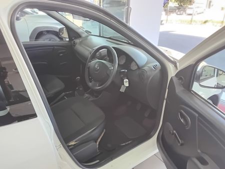 2023-Nissan-NP200-16-AC-Safety-Pack_9
