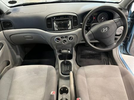 2007-Hyundai-Accent-16-GLS-HS-Auto_9