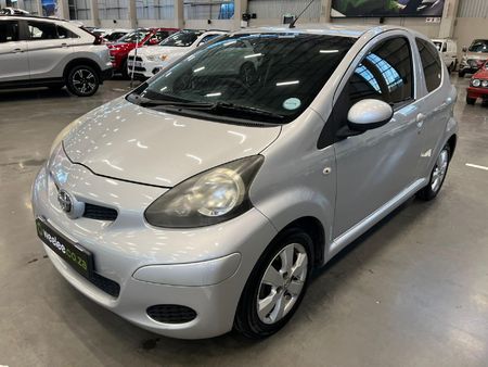 2012-Toyota-Aygo-10-Wild-3-dr_6