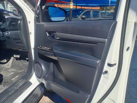 2022-Toyota-Hilux-28-GD-6-Raised-Body-Raider-Auto-Double-Cab_8