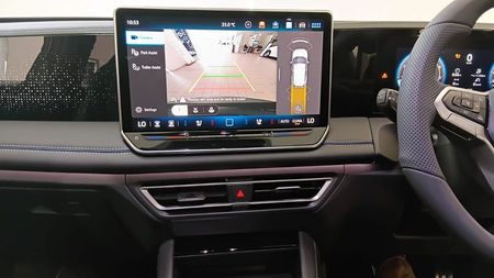 2026-Volkswagen-Tiguan-20-TSI-R-Line-4Motion-Auto_10