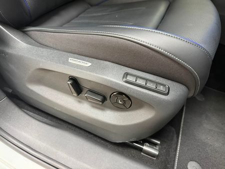2026-Volkswagen-Tiguan-20-TSI-R-Line-4Motion-Auto_14