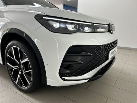 2026-Volkswagen-Tiguan-20-TSI-R-Line-4Motion-Auto_18
