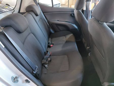 2017-Hyundai-i10-11-GLS-Motion_9