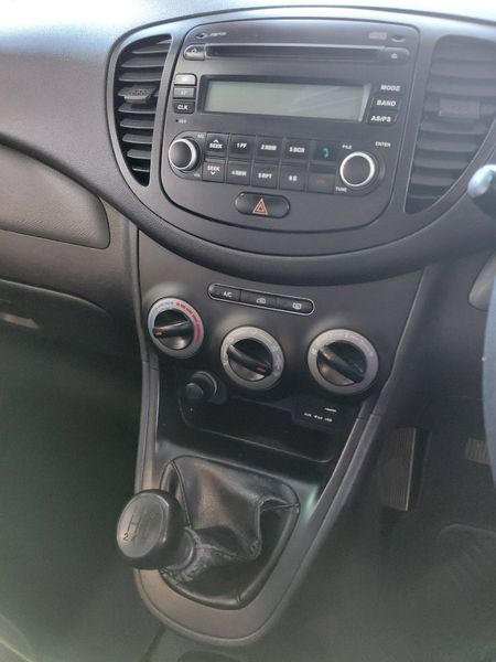 2017-Hyundai-i10-11-GLS-Motion_12