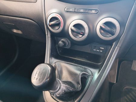 2017-Hyundai-i10-11-GLS-Motion_14