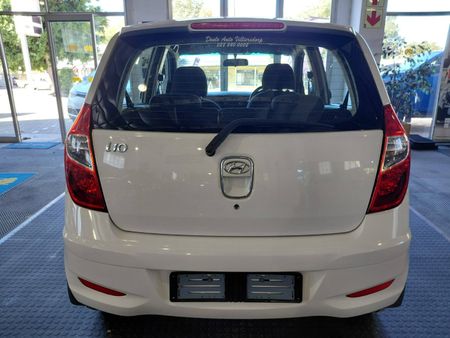 2017-Hyundai-i10-11-GLS-Motion_5