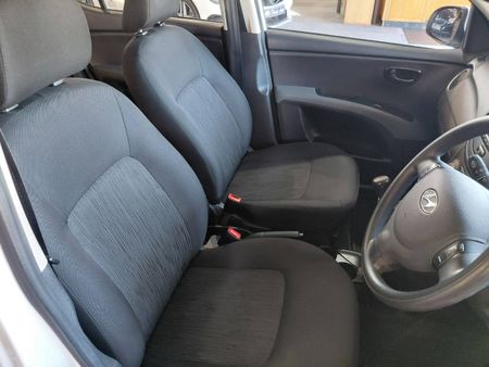 2017-Hyundai-i10-11-GLS-Motion_8