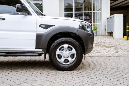 2023-Mahindra-Pik-Up-22-mHawk-S4-Dropside_12