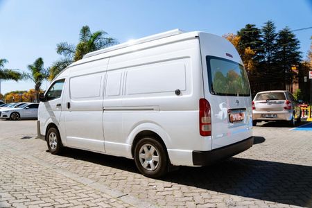 2018-Toyota-Quantum-27-LWB-Panel-Van_4