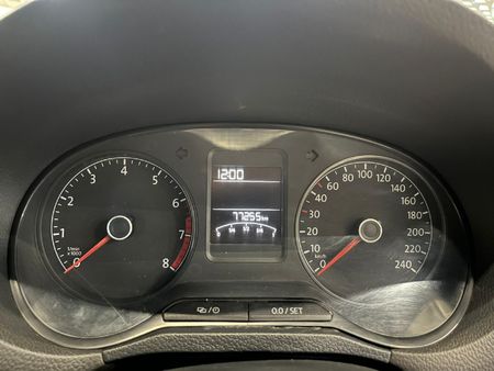 2021-Volkswagen-Polo-Vivo-14-Trendline-5-dr_10
