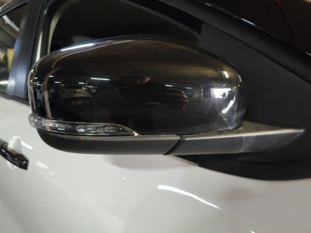 2026-Renault-Triber-10-Iconic_9