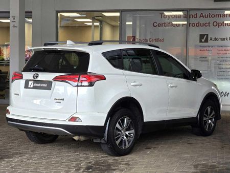 2017-Toyota-RAV4-22-D-GX_9