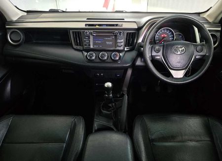 2017-Toyota-RAV4-22-D-GX_11