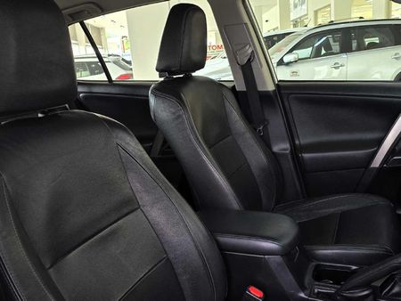 2017-Toyota-RAV4-22-D-GX_14