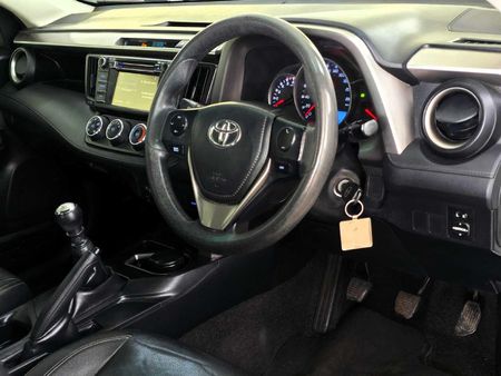 2017-Toyota-RAV4-22-D-GX_15