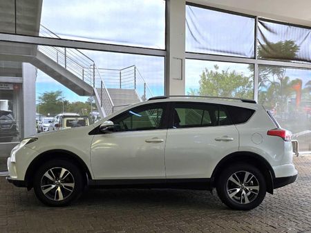 2017-Toyota-RAV4-22-D-GX_6