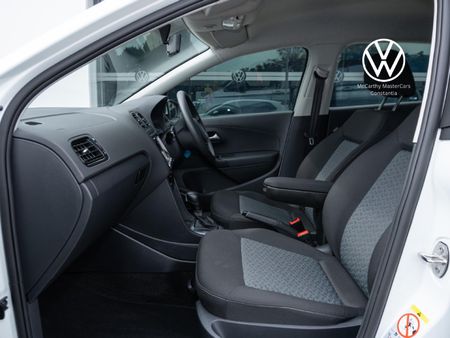 2026-Volkswagen-Polo-Vivo-16-Life_15