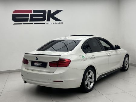 2015-BMW-3-Series-320d-Auto_5
