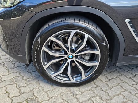 2022-BMW-X4-xDrive20d_5