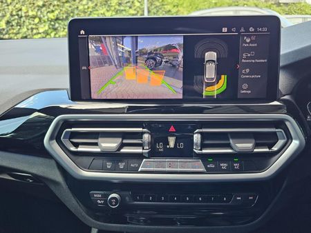 2022-BMW-X4-xDrive20d_8