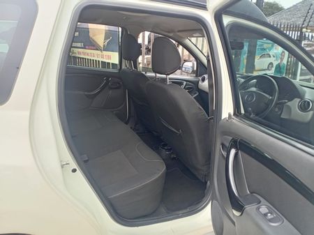 2014-Renault-Duster-16-Expression_10