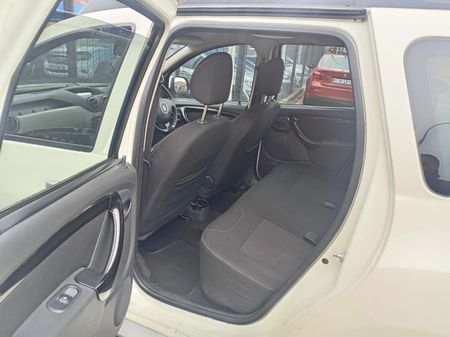 2014-Renault-Duster-16-Expression_11