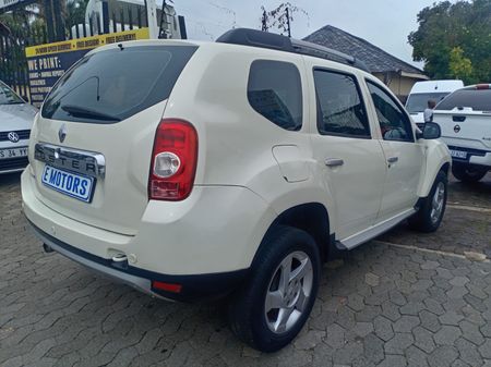2014-Renault-Duster-16-Expression_13