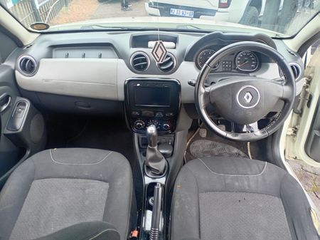 2014-Renault-Duster-16-Expression_6