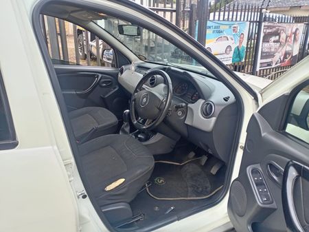 2014-Renault-Duster-16-Expression_7