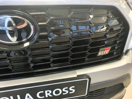 2026-Toyota-Corolla-Cross-18-GR-S_9