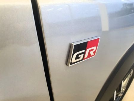 2026-Toyota-Corolla-Cross-18-GR-S_11