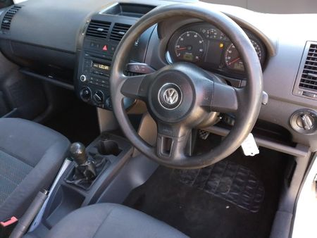 2016-Volkswagen-Polo-Vivo-GP-14-Conceptline-5-dr_12
